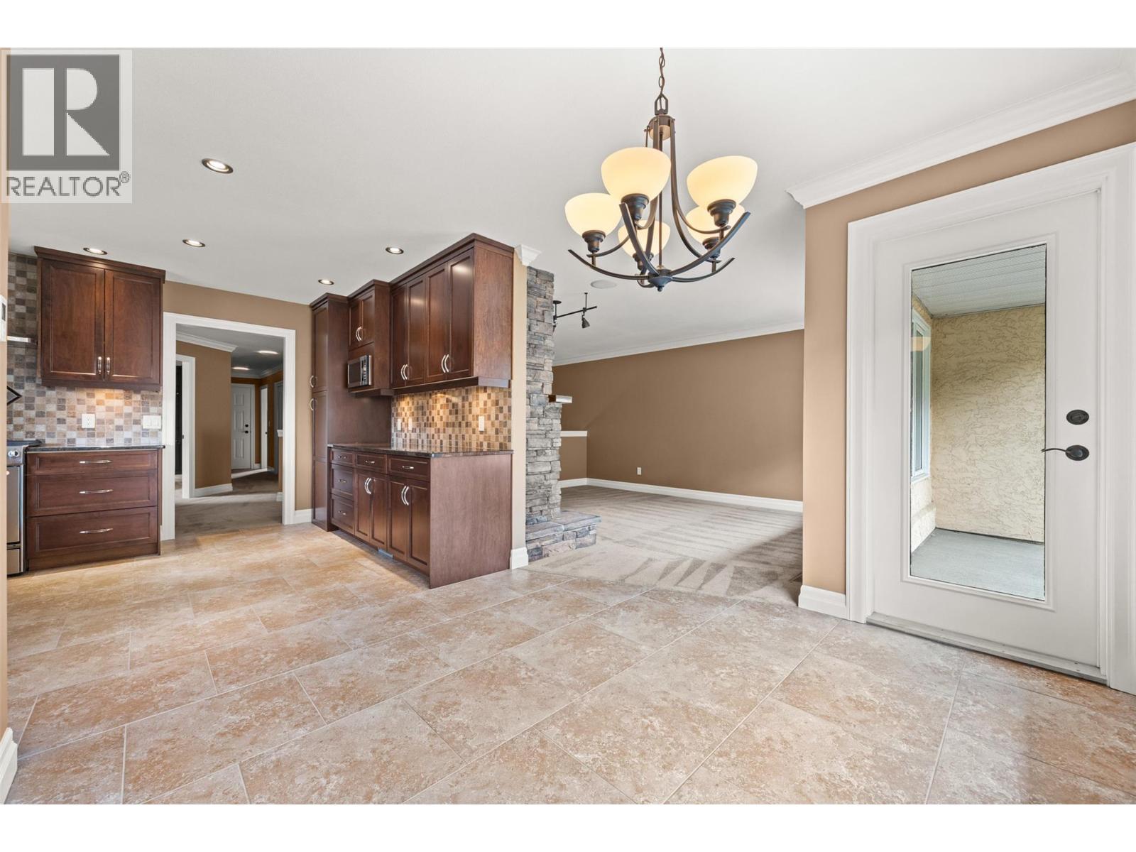 1886 Parkview Crescent Unit# 9