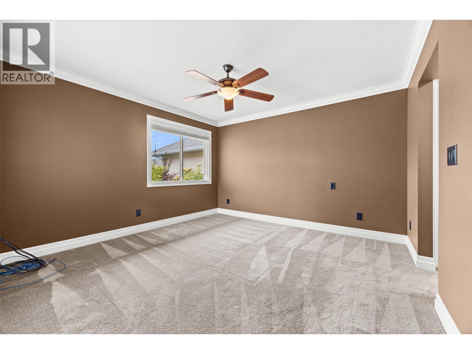 1886 Parkview Crescent Unit# 9