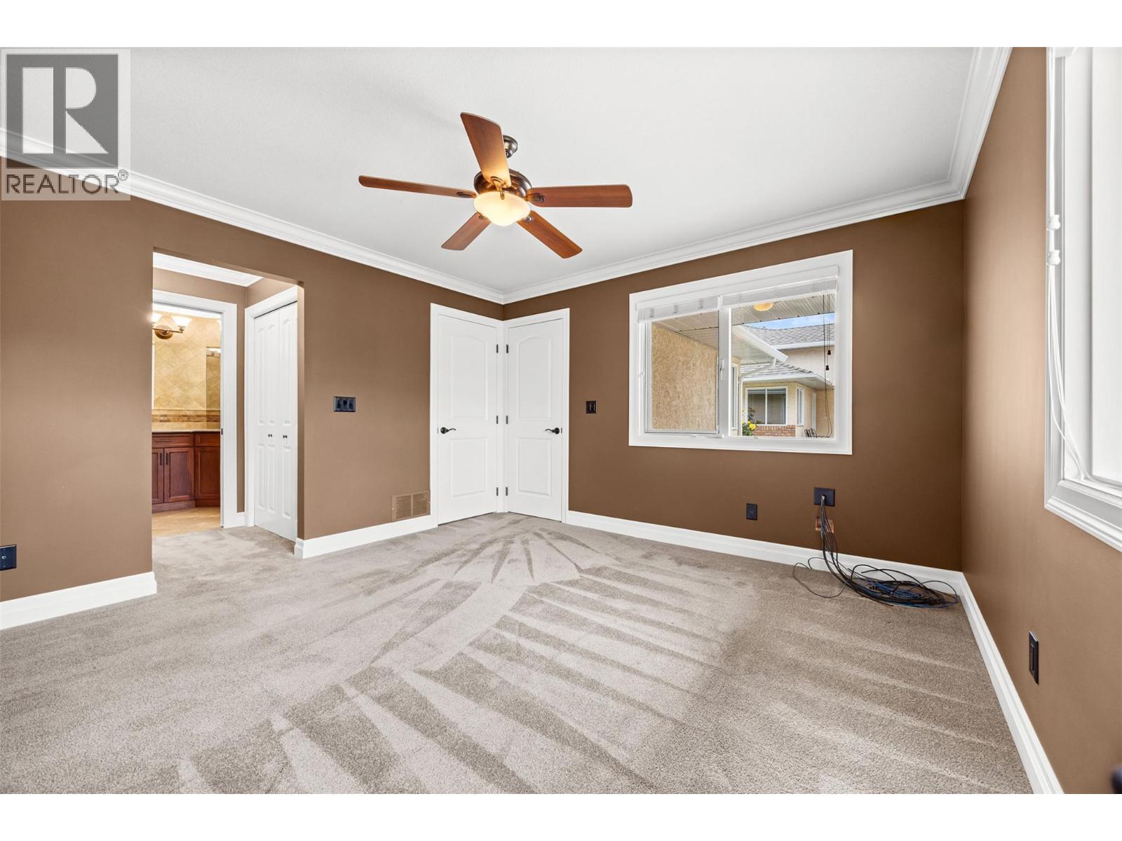 1886 Parkview Crescent Unit# 9