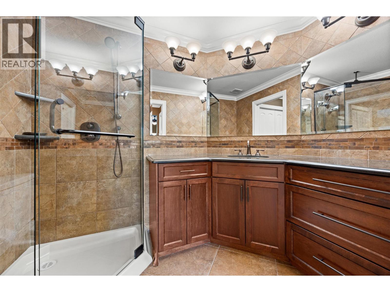 1886 Parkview Crescent Unit# 9