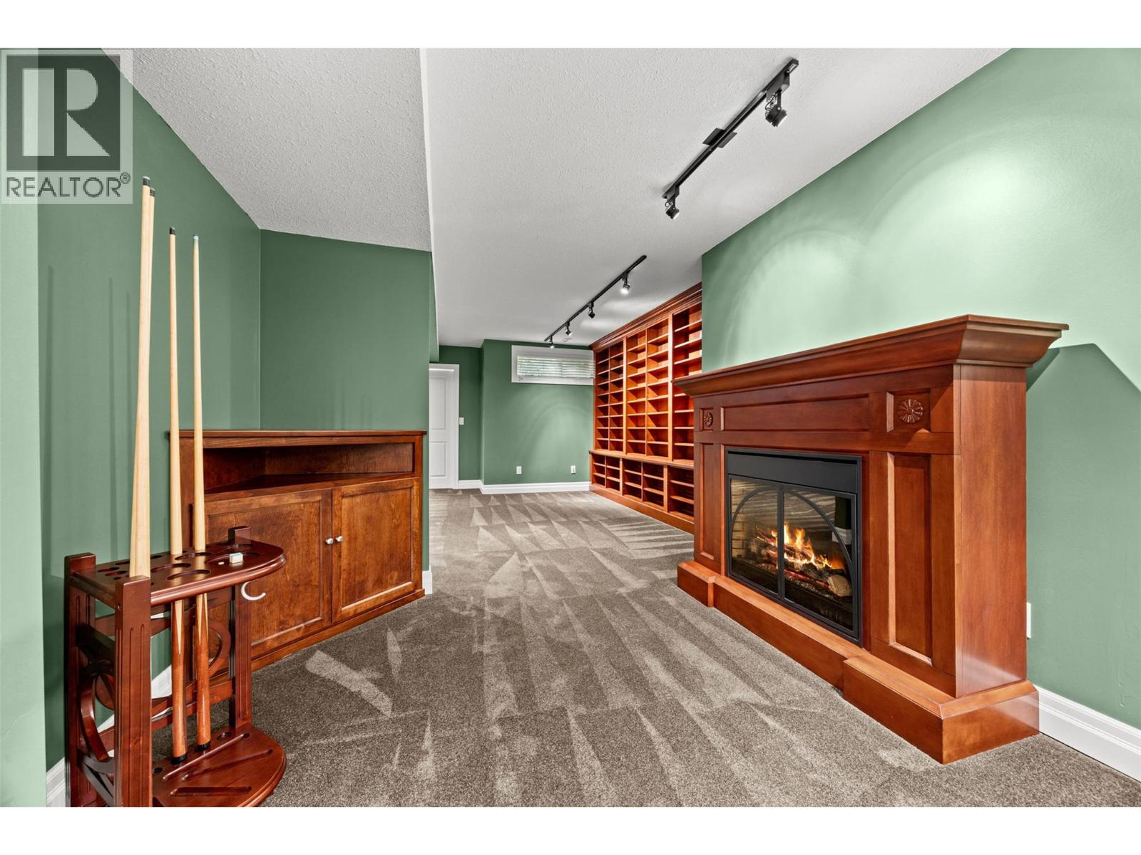 1886 Parkview Crescent Unit# 9