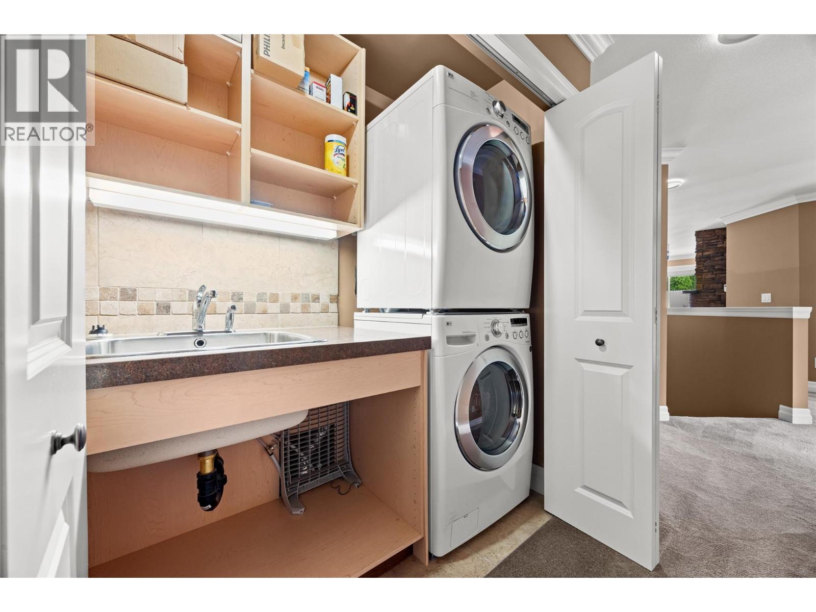 1886 Parkview Crescent Unit# 9