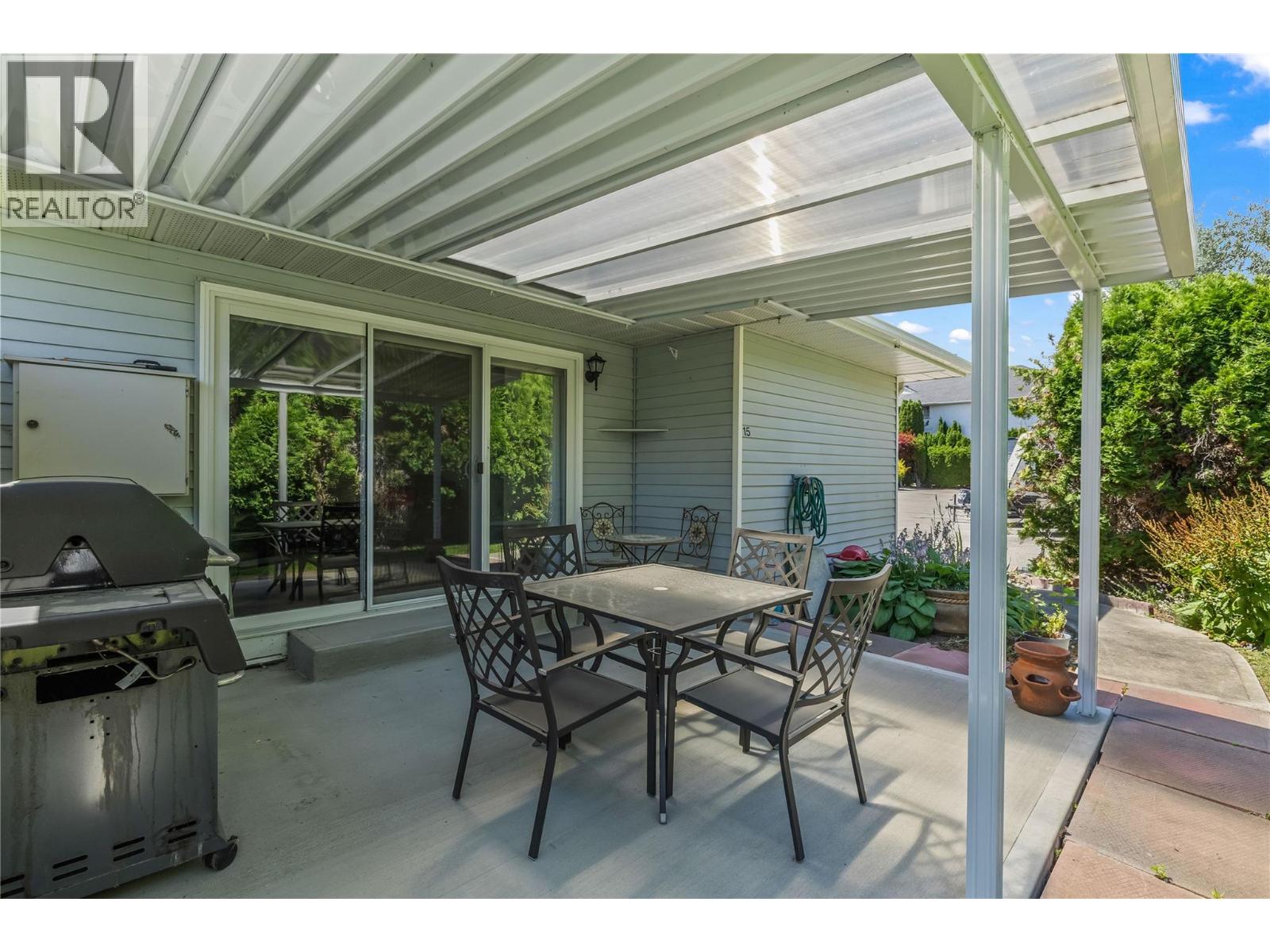 3370 Casorso Road Unit# 15