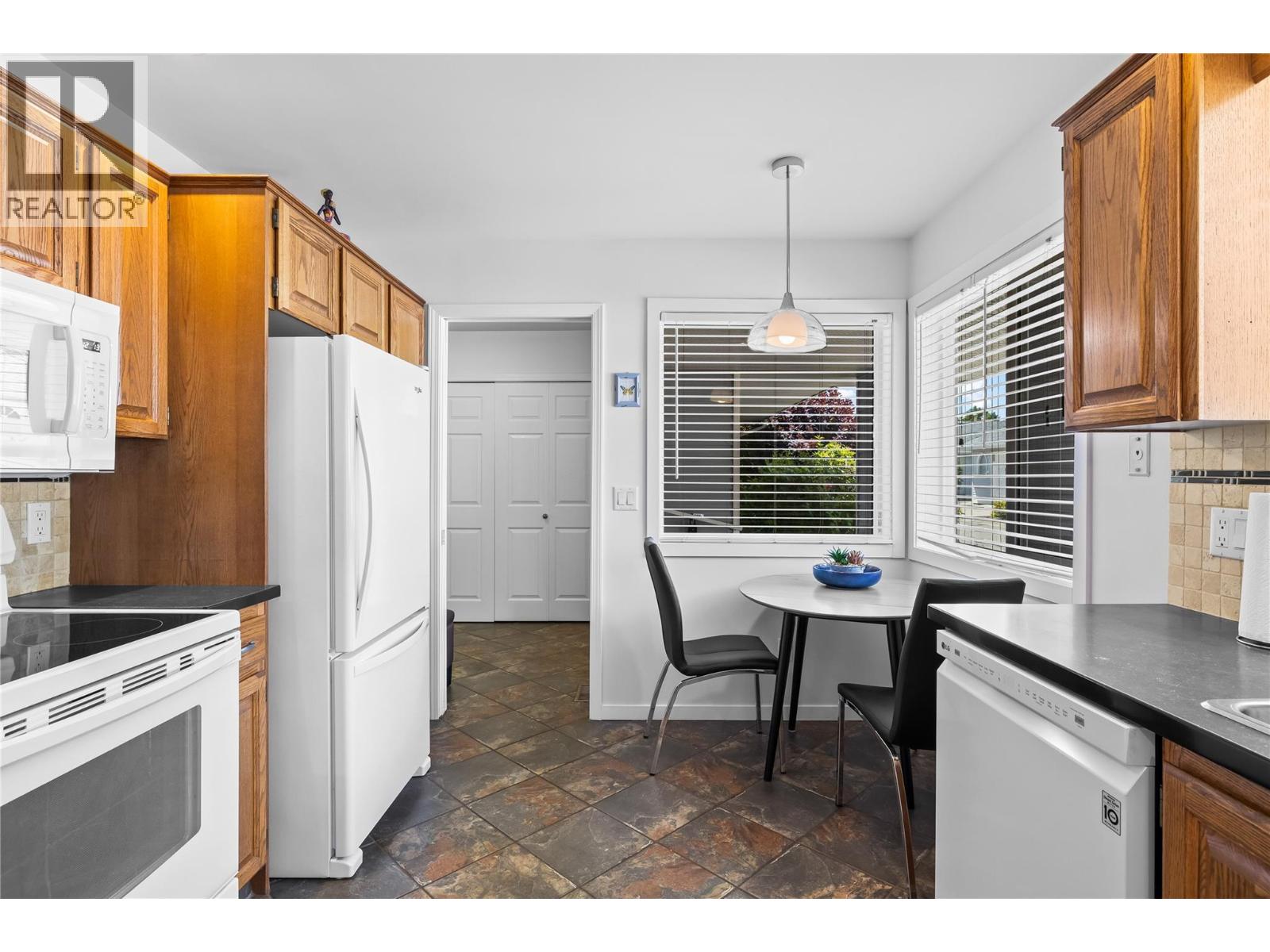 3370 Casorso Road Unit# 15