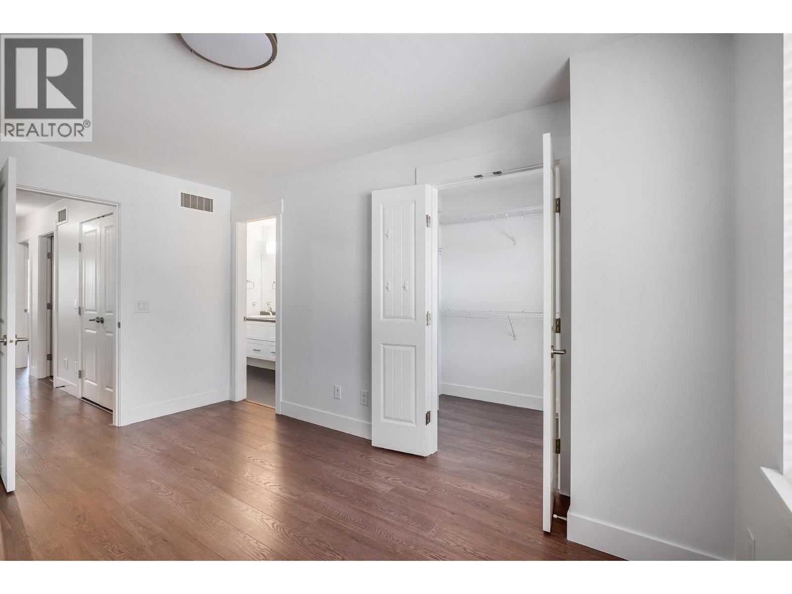 600 Sherwood Road Unit# 54