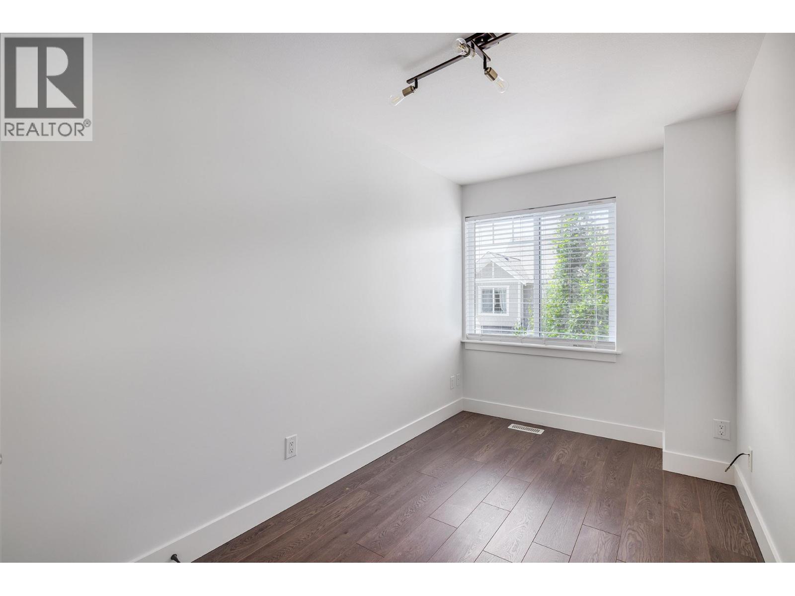 600 Sherwood Road Unit# 54