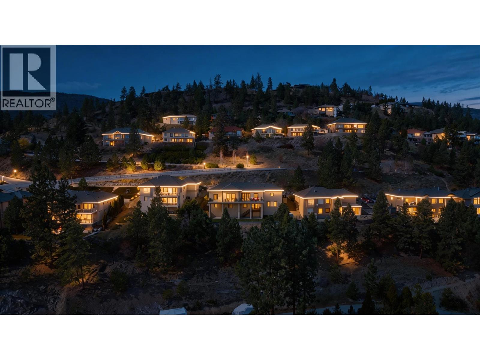 1086 Aurora Heights