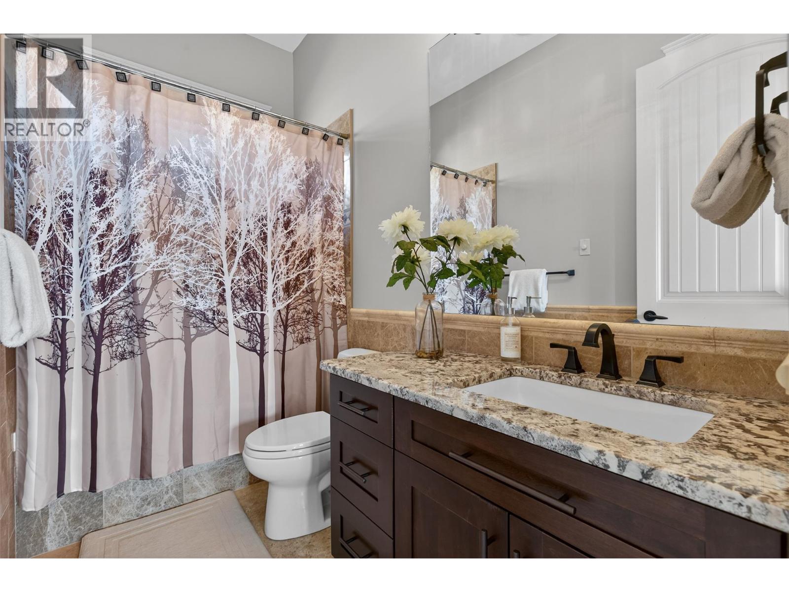 1086 Aurora Heights