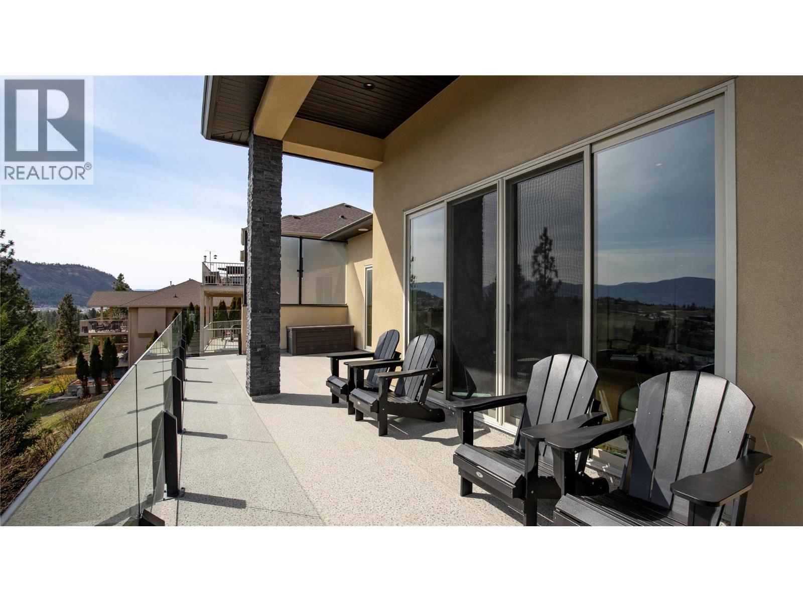 1086 Aurora Heights