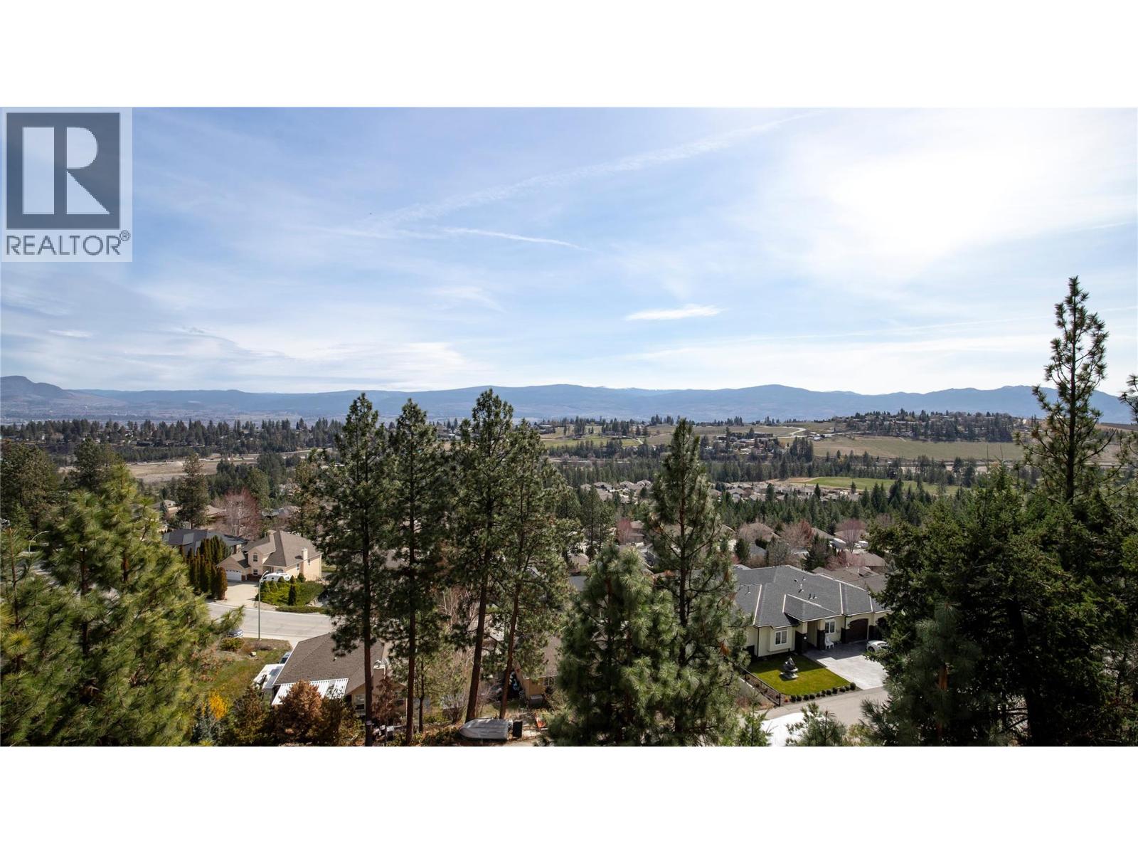 1086 Aurora Heights