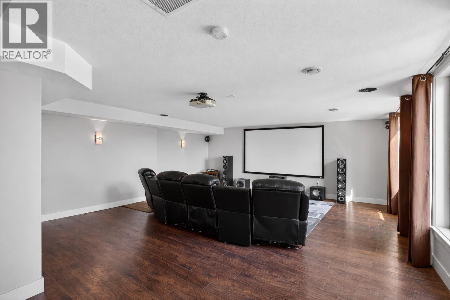 1086 Aurora Heights