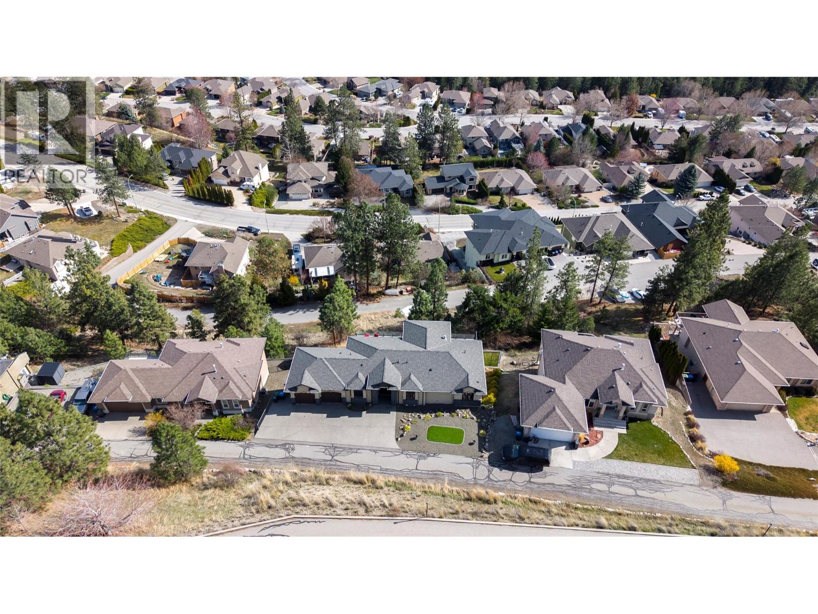 1086 Aurora Heights