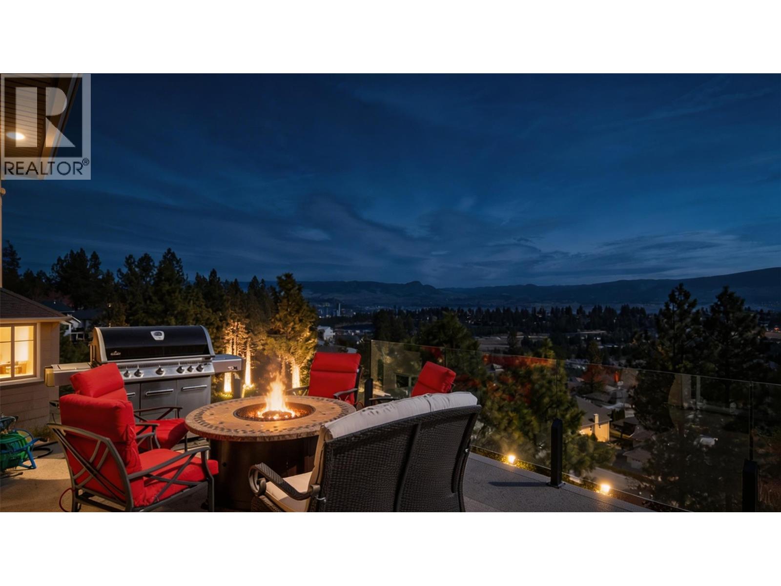 1086 Aurora Heights
