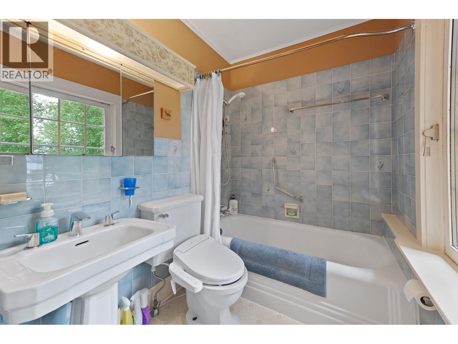4852-4858 Lakeshore Road