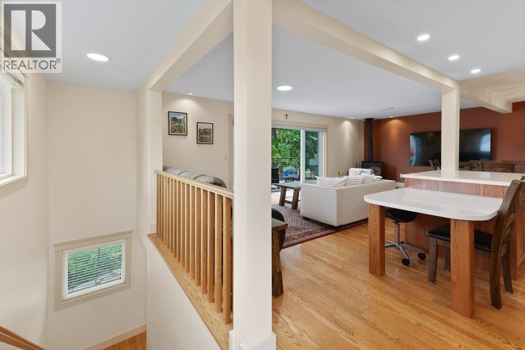 4852-4858 Lakeshore Road