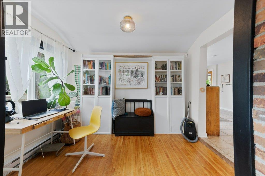 4852-4858 Lakeshore Road