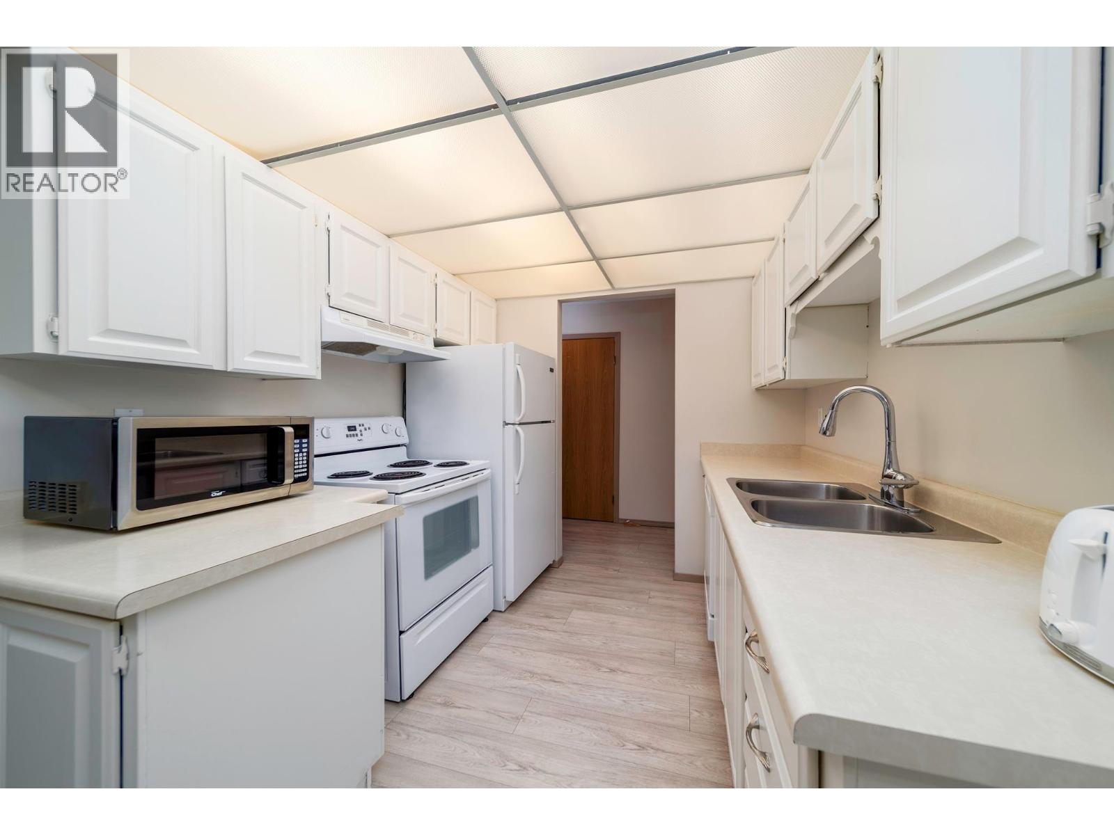 2085 Gordon Drive Unit# 211