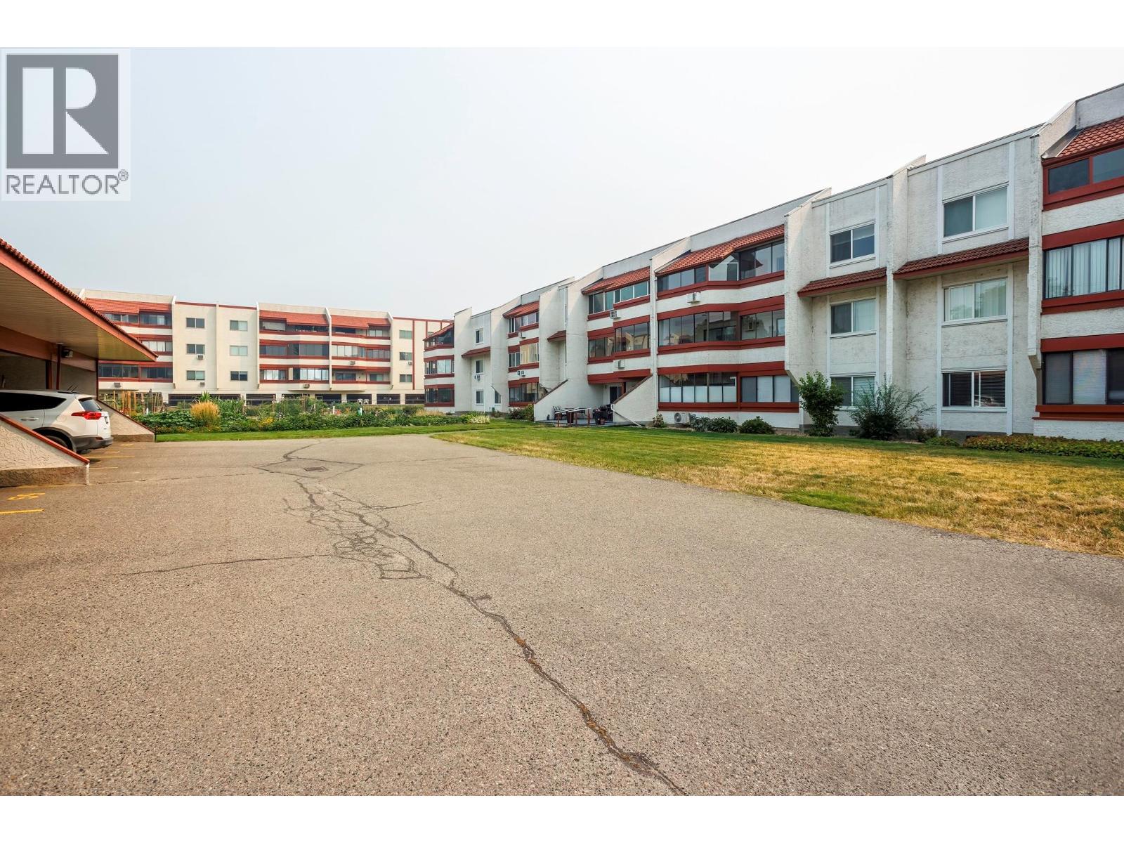 2085 Gordon Drive Unit# 211