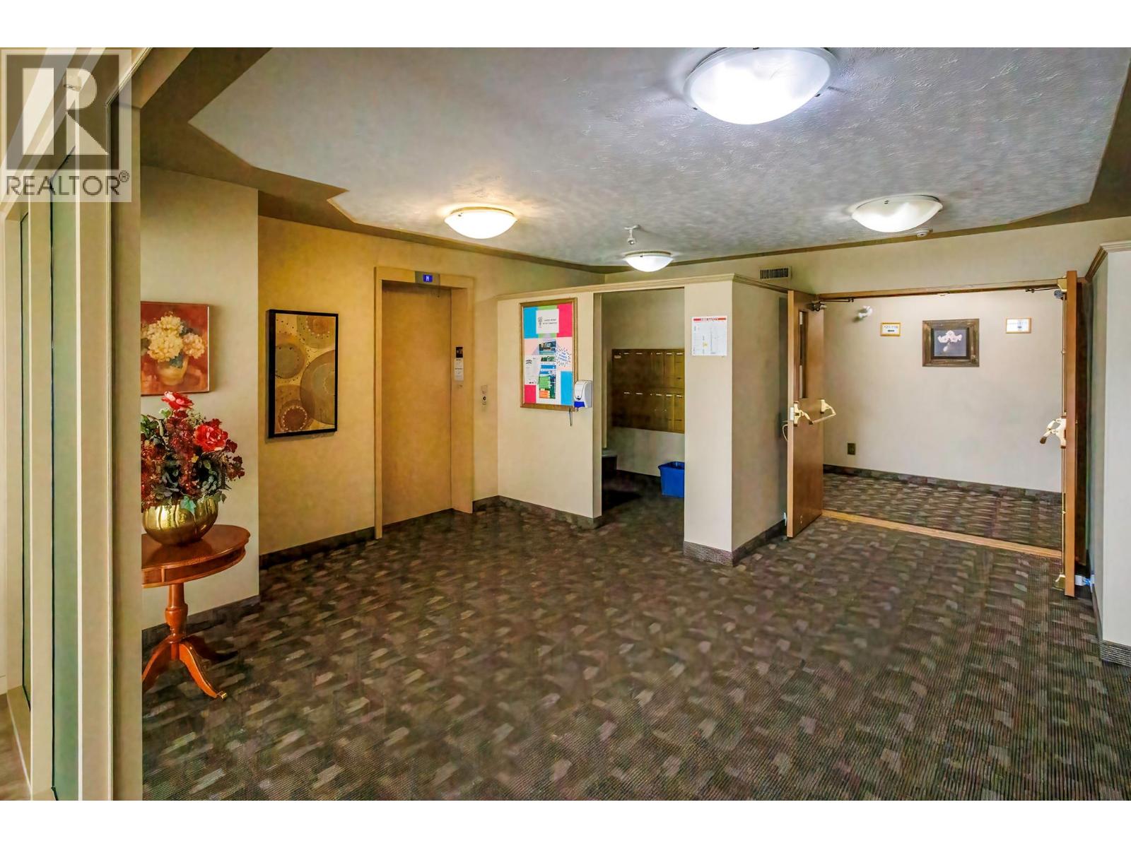 2085 Gordon Drive Unit# 211