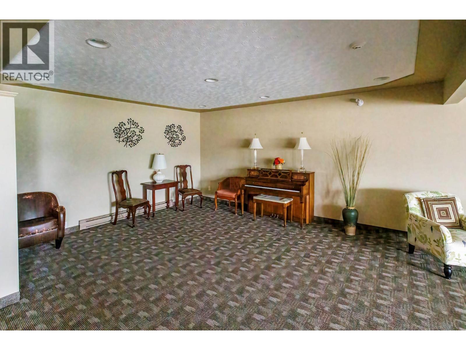 2085 Gordon Drive Unit# 211