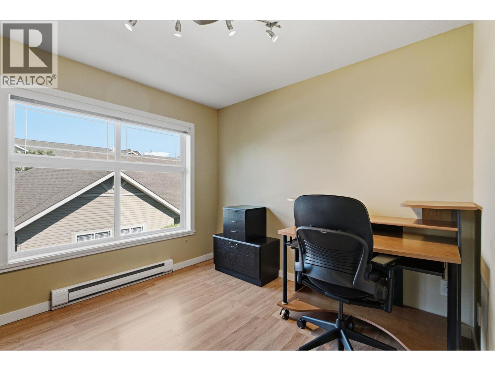 515 Houghton Road Unit# 220