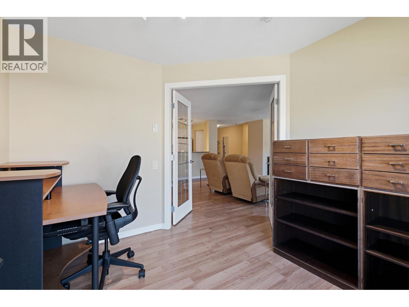 515 Houghton Road Unit# 220