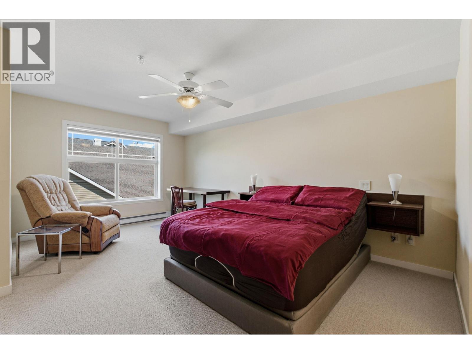 515 Houghton Road Unit# 220