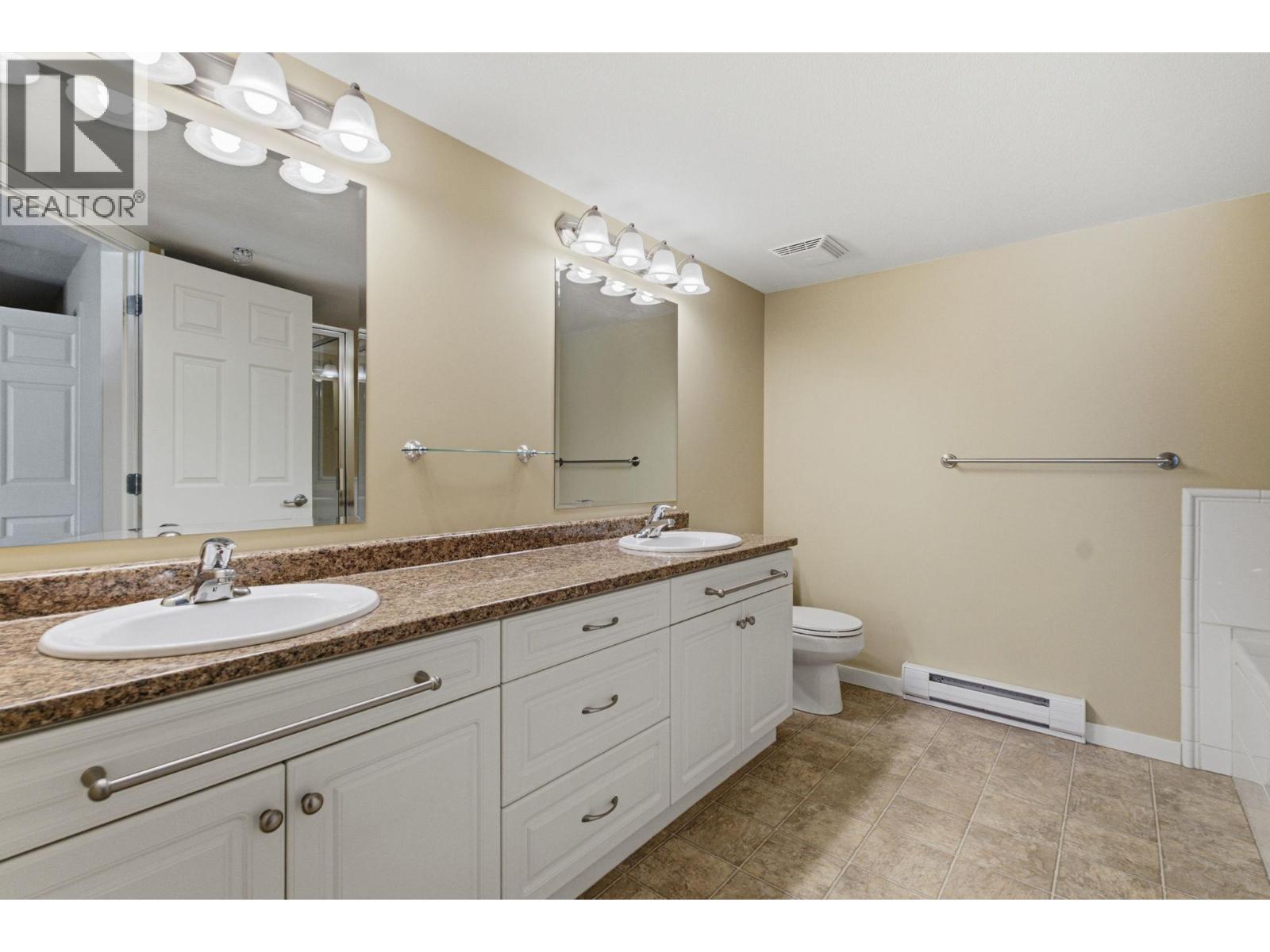 515 Houghton Road Unit# 220