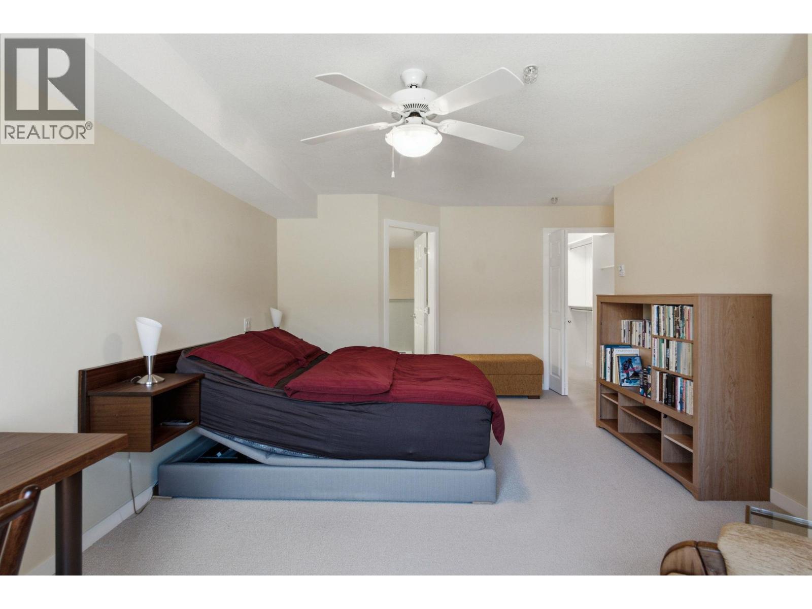 515 Houghton Road Unit# 220