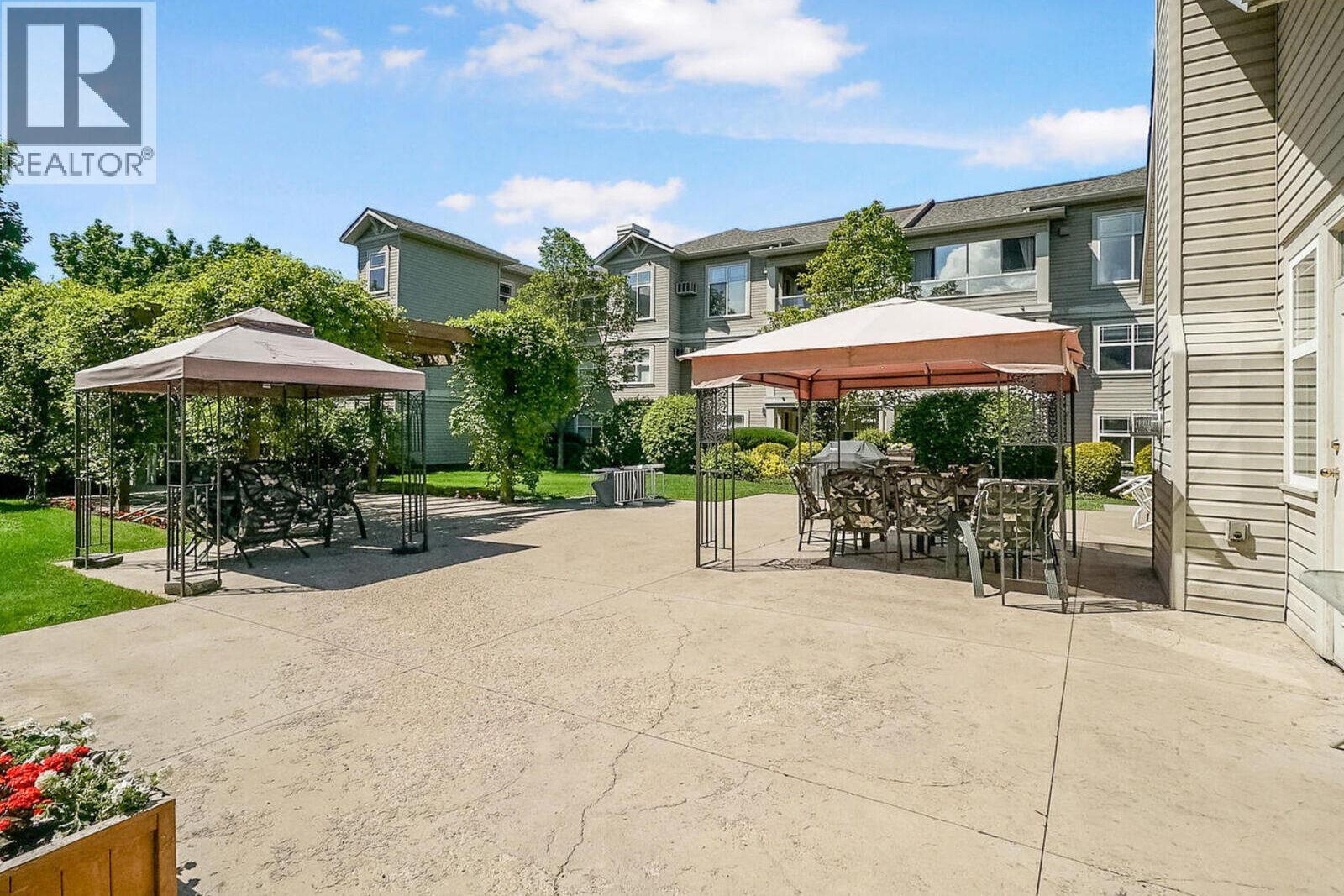 515 Houghton Road Unit# 220
