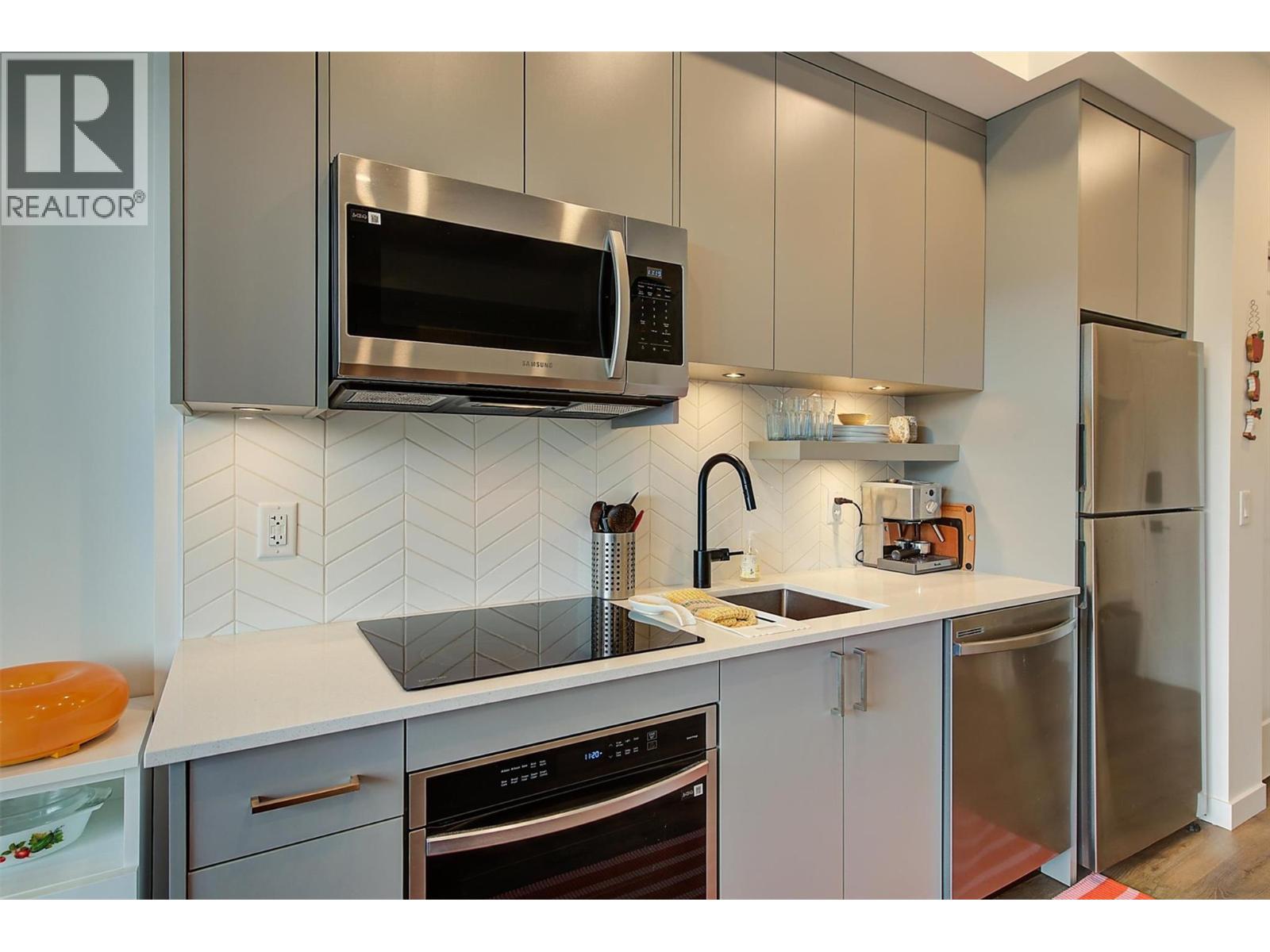 1274 Devonshire Avenue Unit# 405