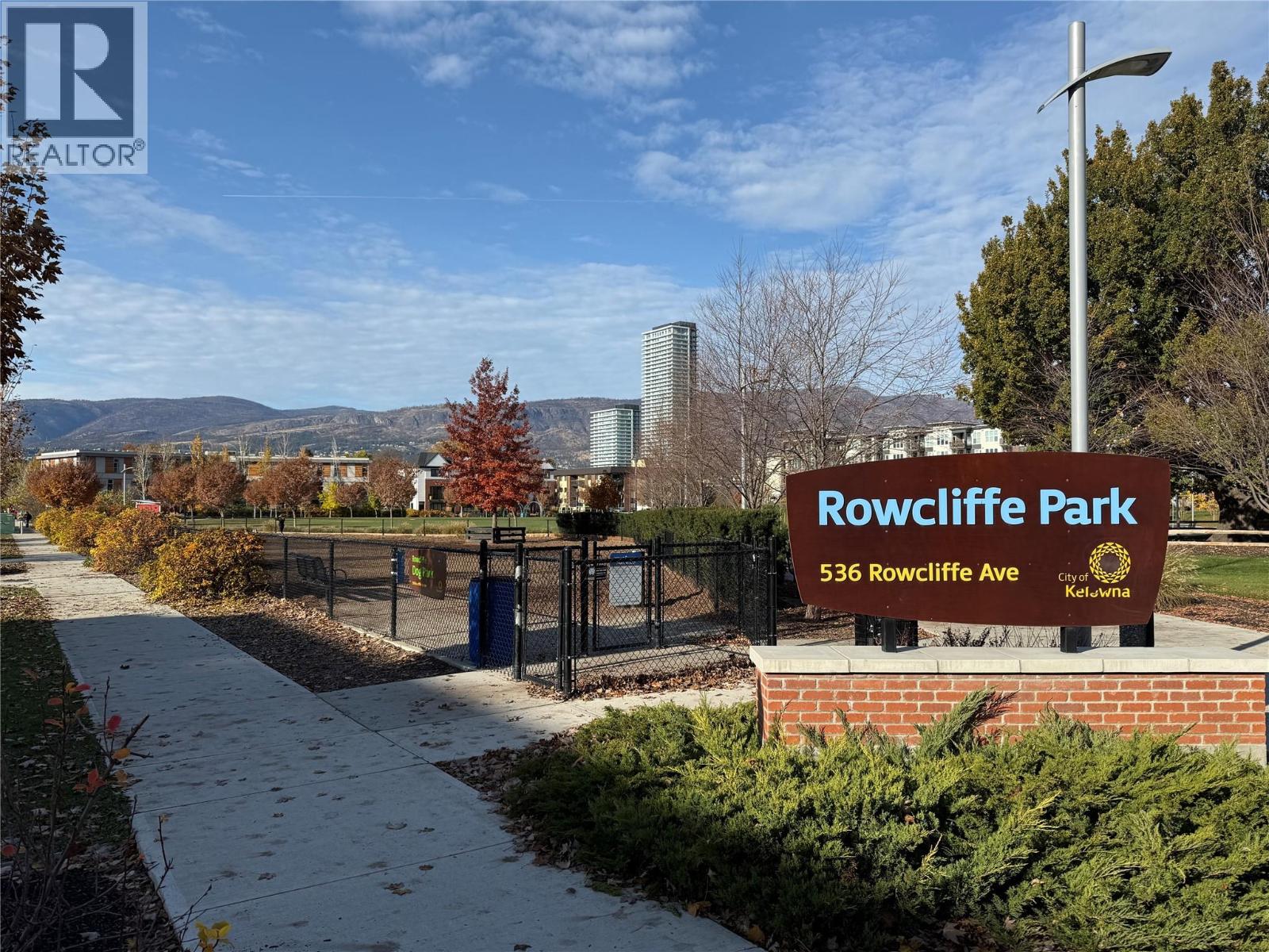 555 Rowcliffe Avenue Unit# 305