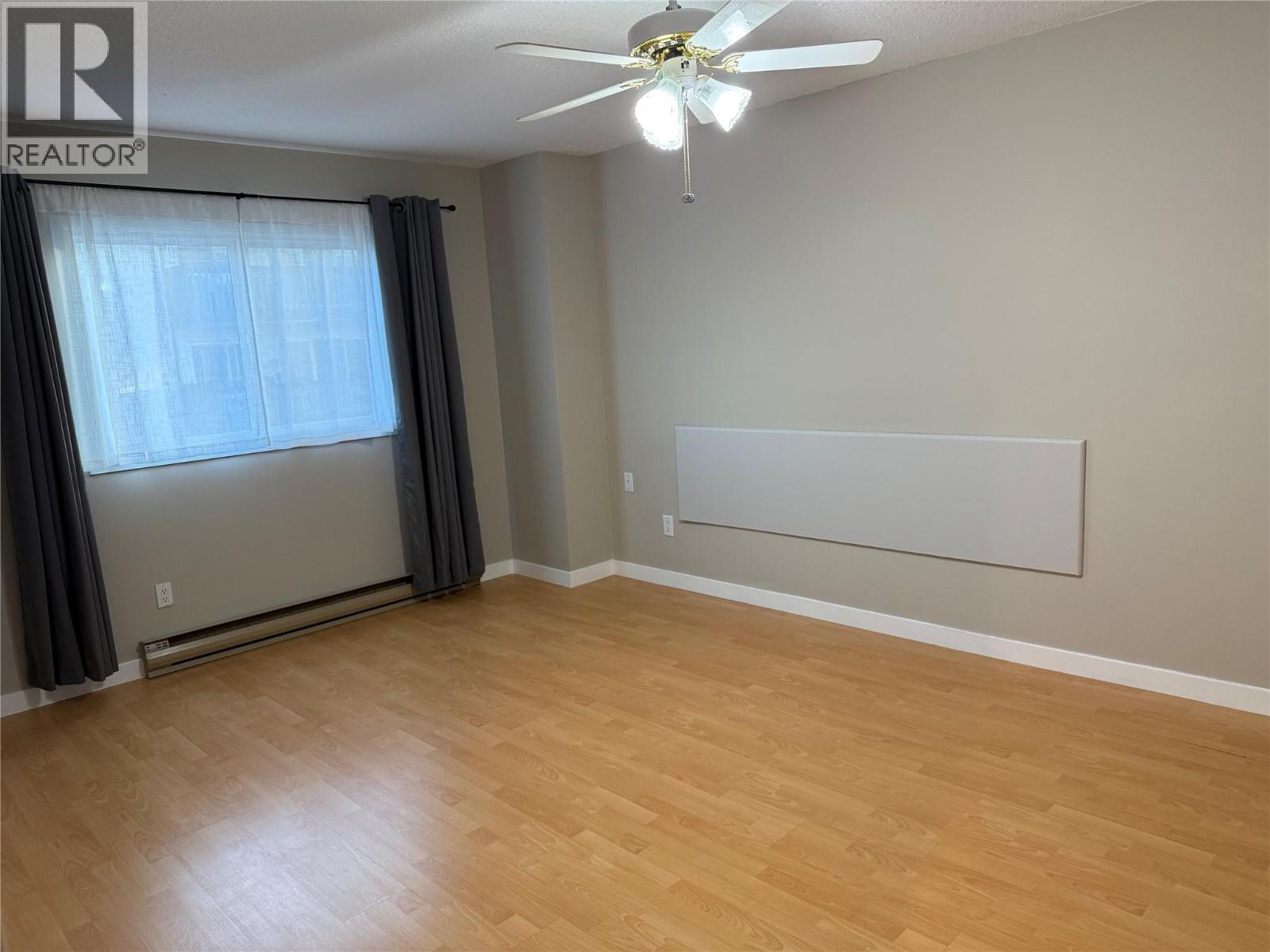 555 Rowcliffe Avenue Unit# 305