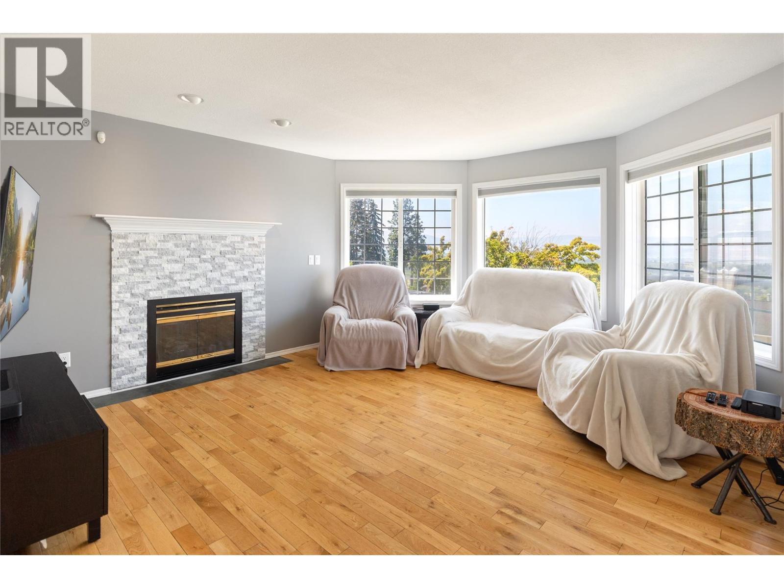 877 Toovey Road