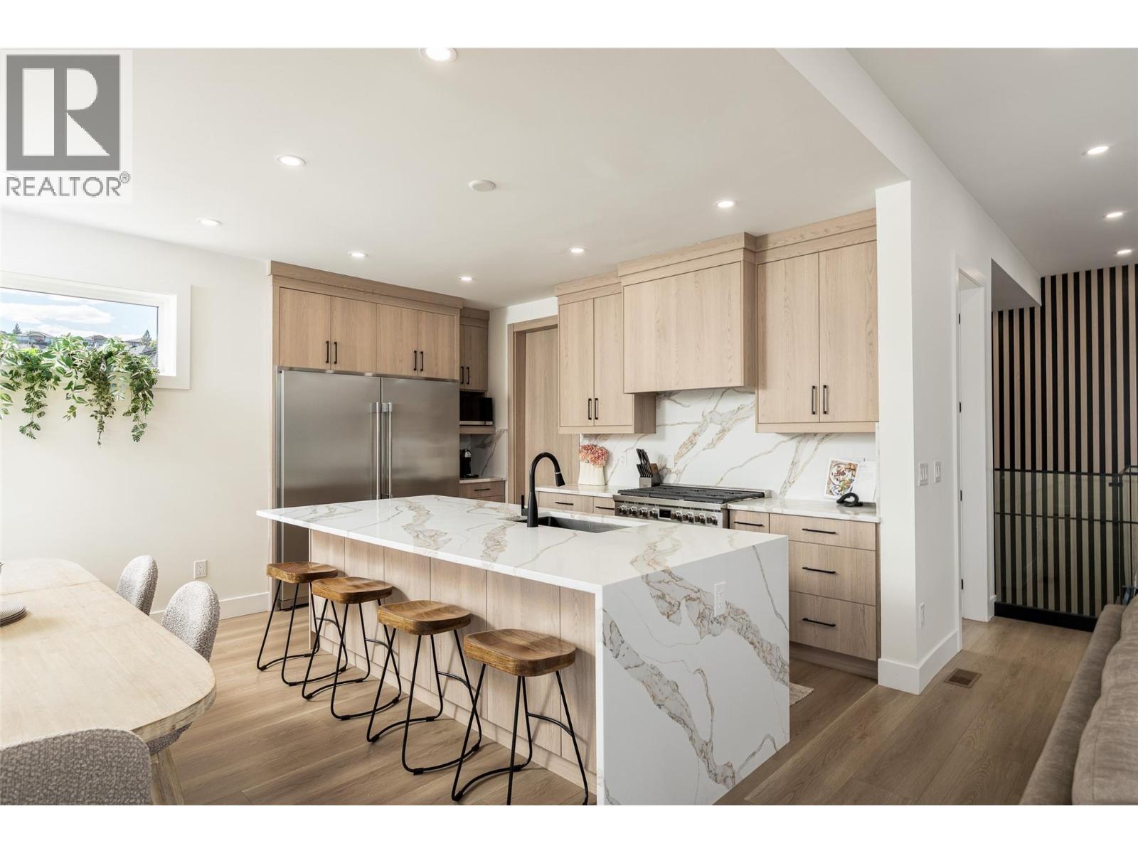 1425 Menu Road