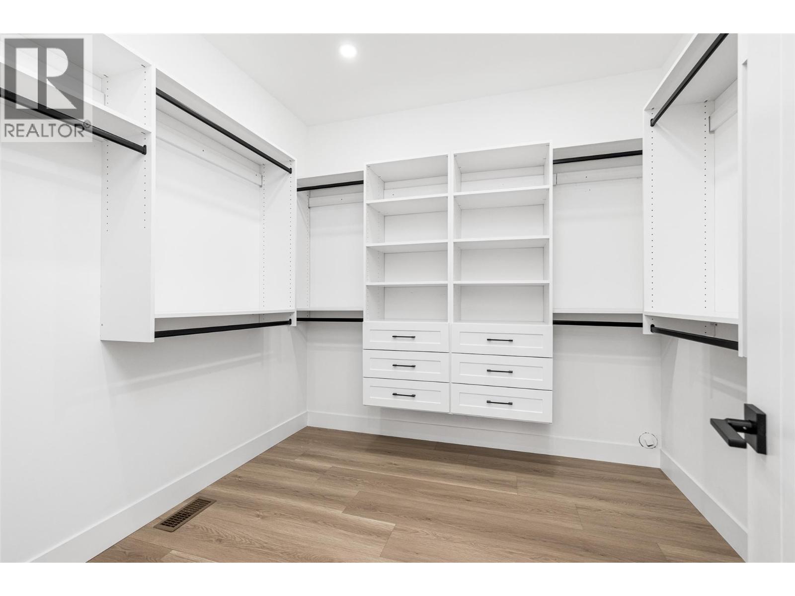 1425 Menu Road