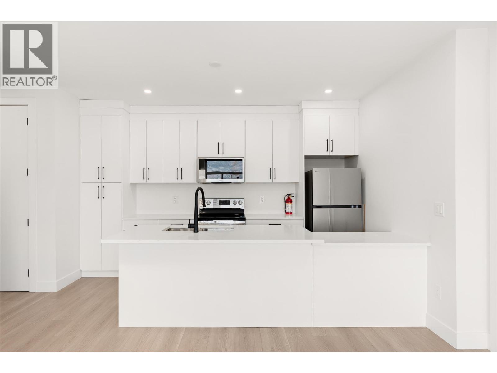1425 Menu Road