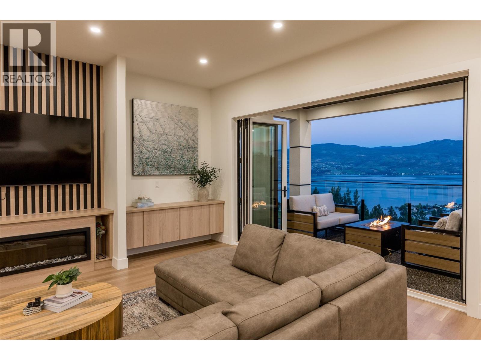 1425 Menu Road