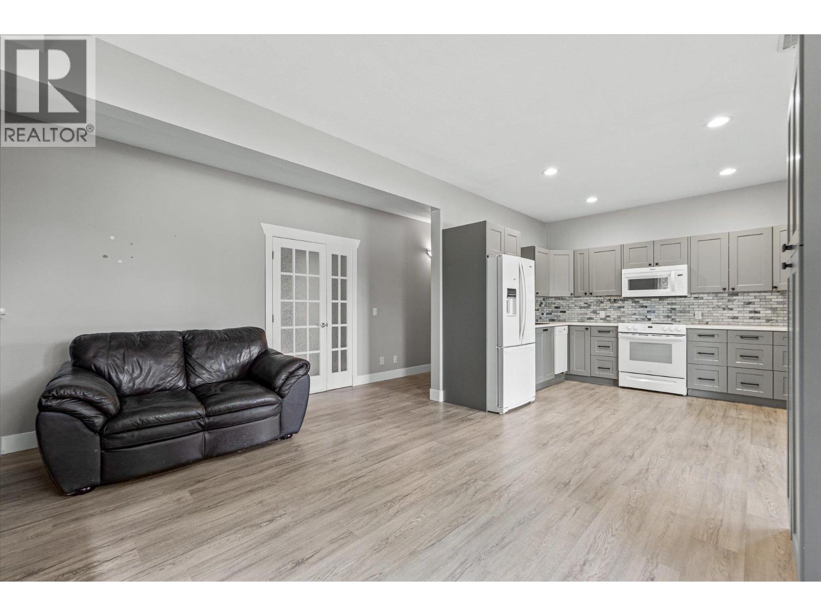574 Gowen Place