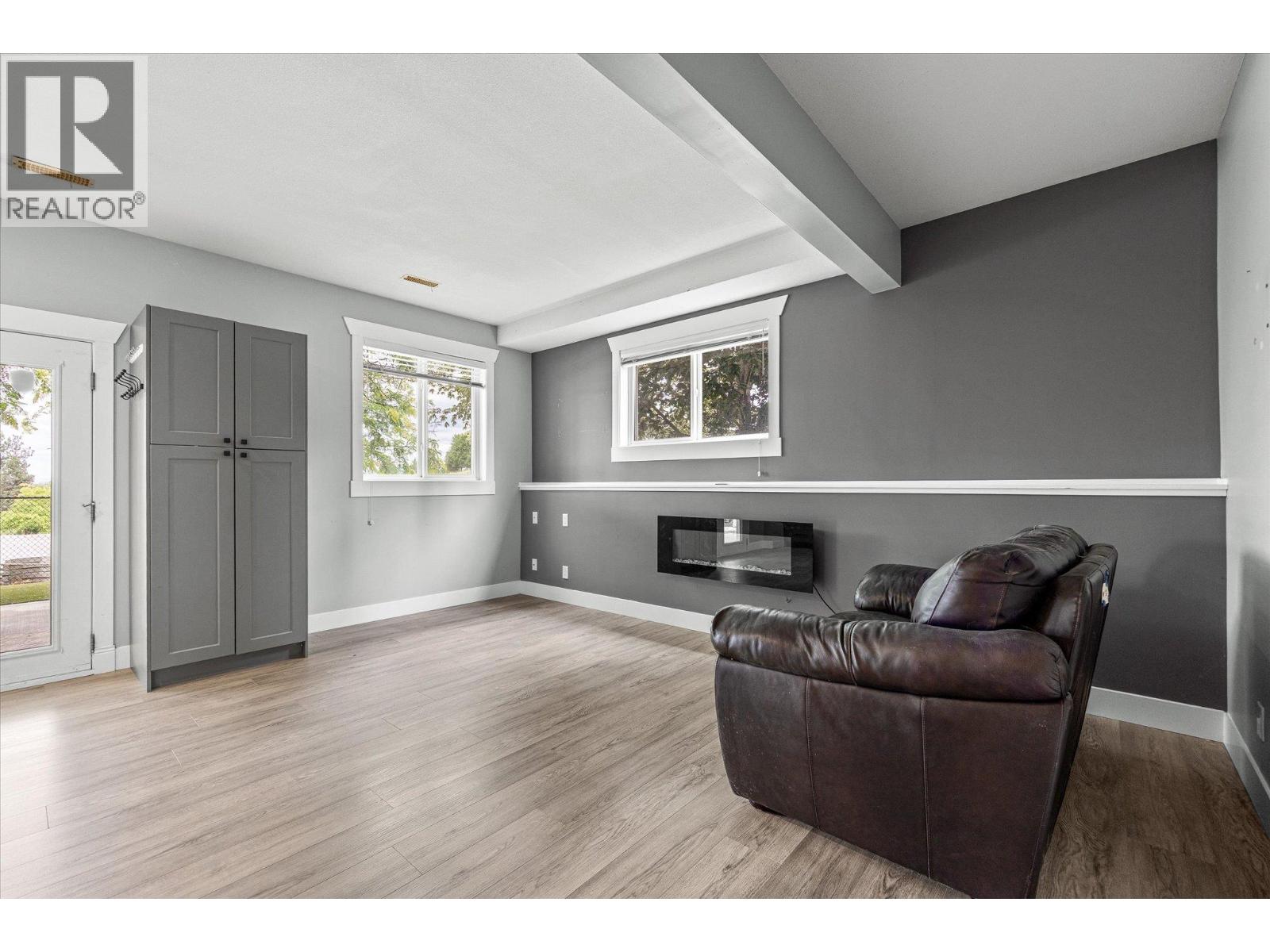 574 Gowen Place