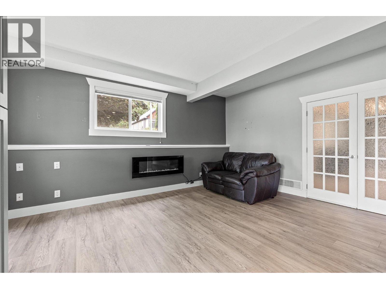 574 Gowen Place