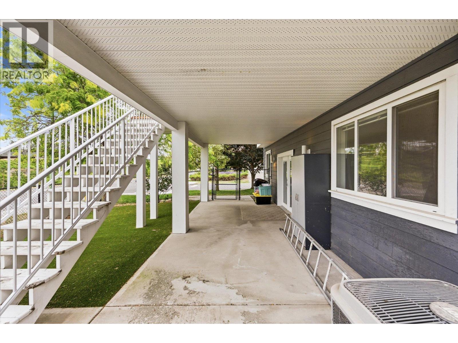 574 Gowen Place