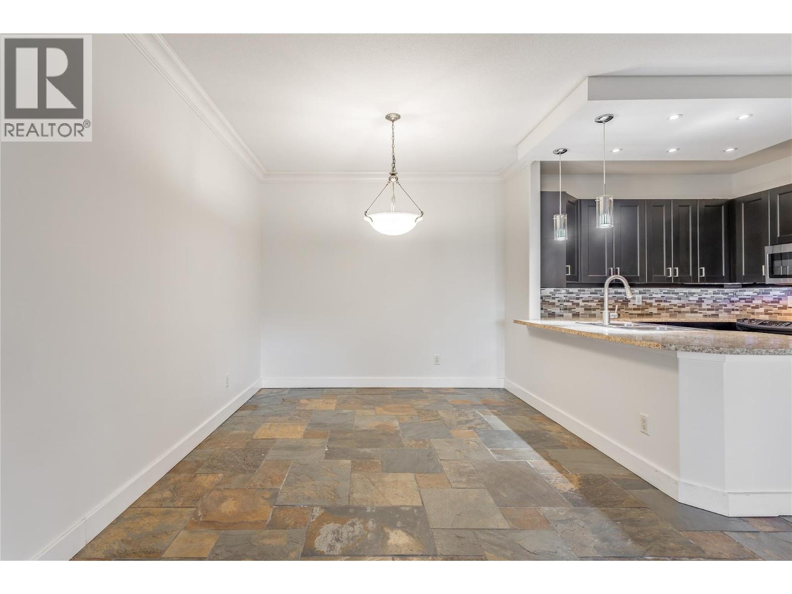 2300 Benvoulin Road Unit# 103