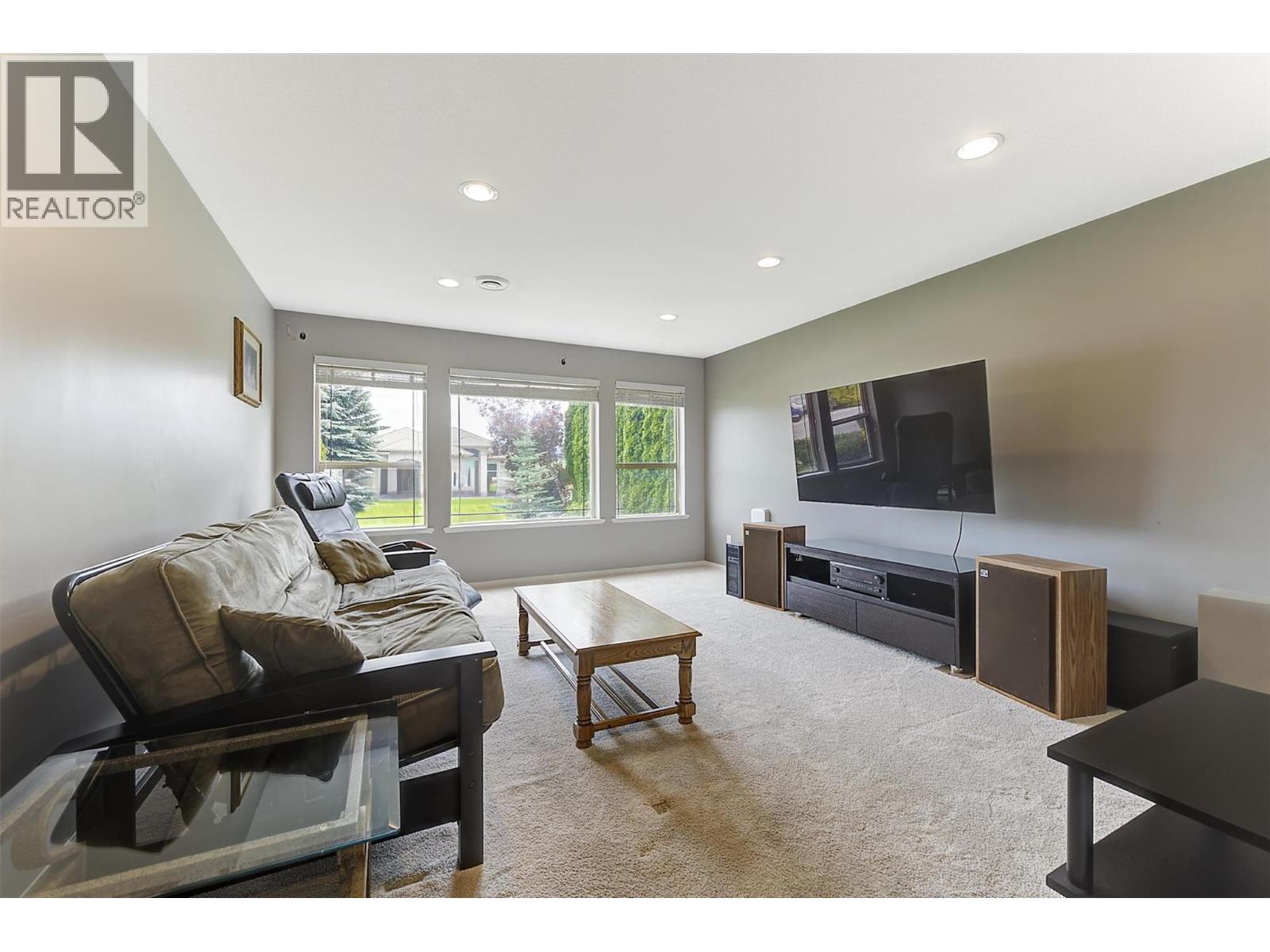 2044 Spyglass Way