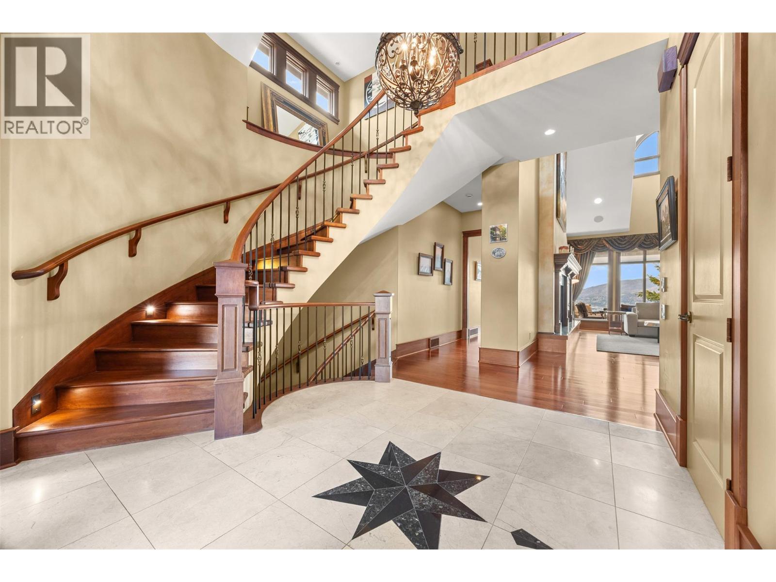 2449 Selkirk Drive