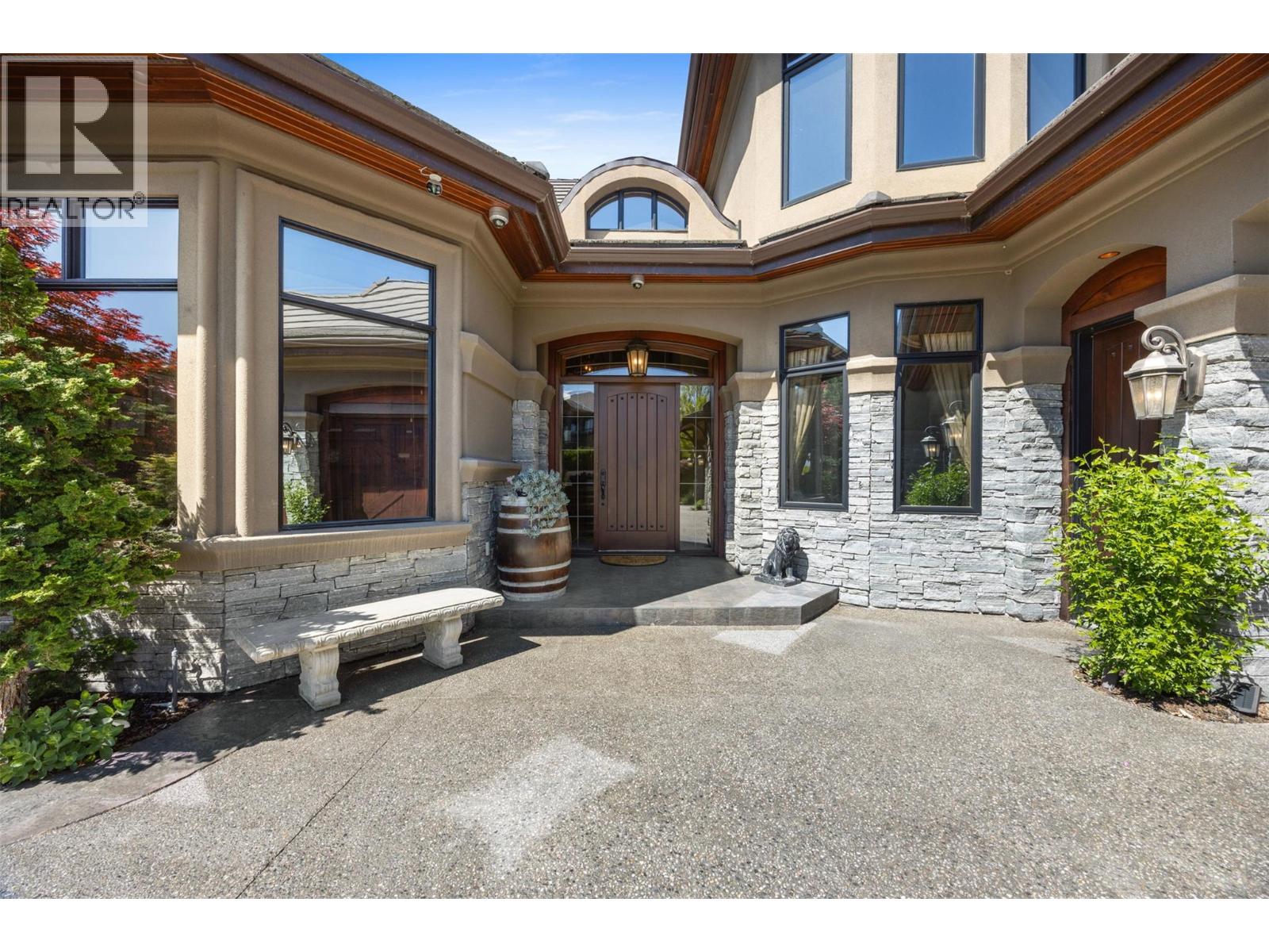 2449 Selkirk Drive