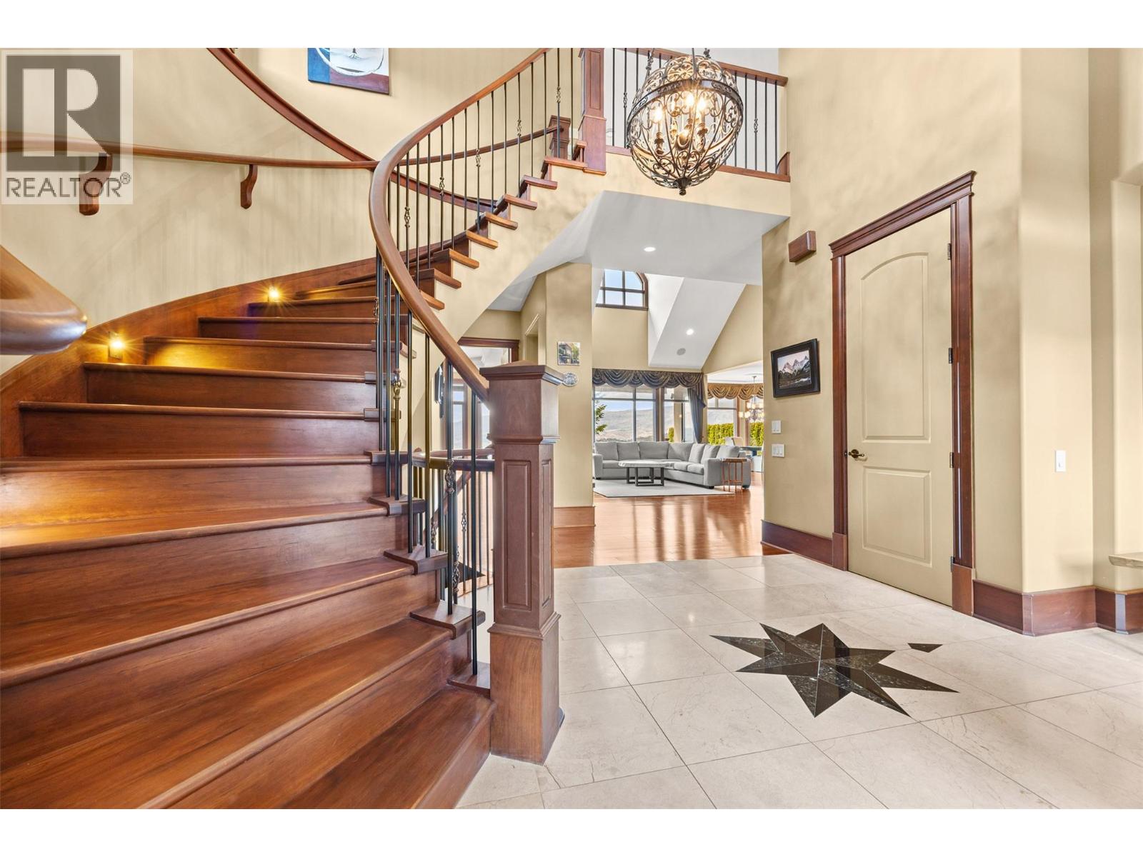 2449 Selkirk Drive