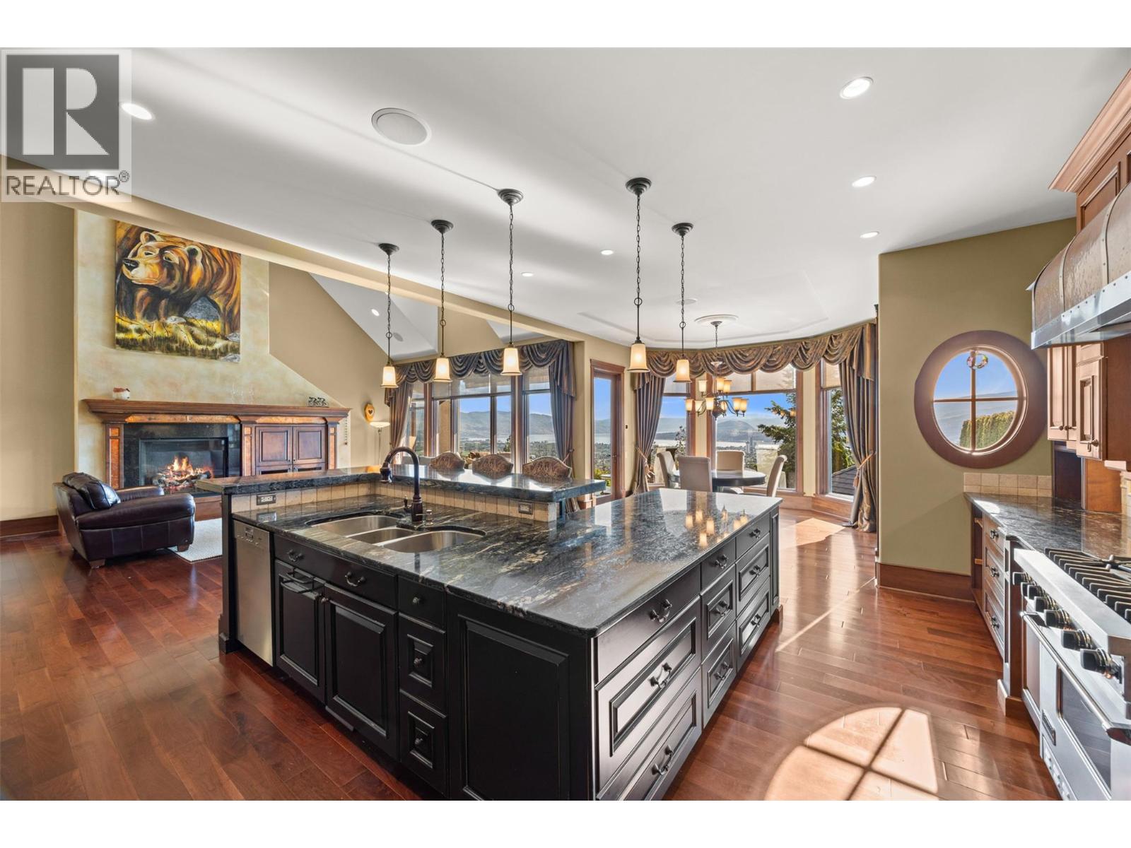 2449 Selkirk Drive