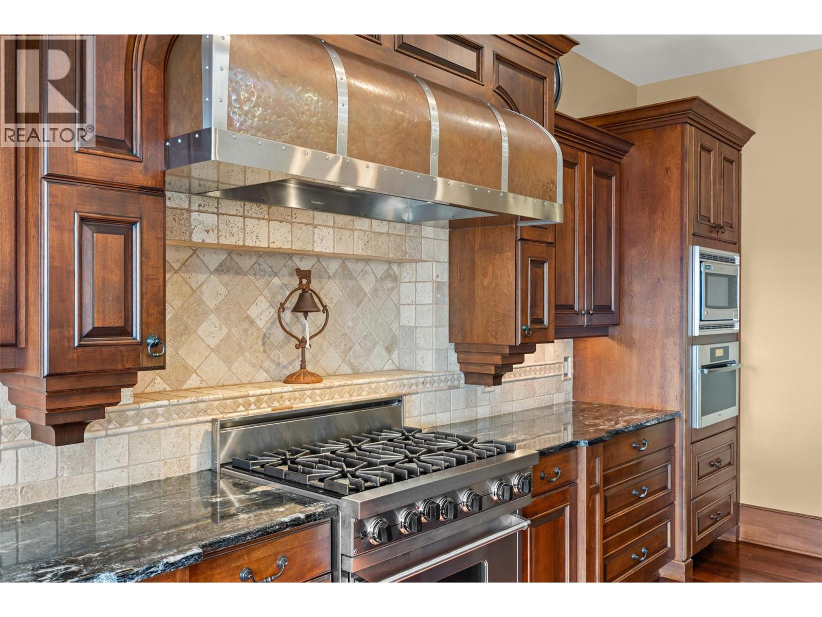 2449 Selkirk Drive