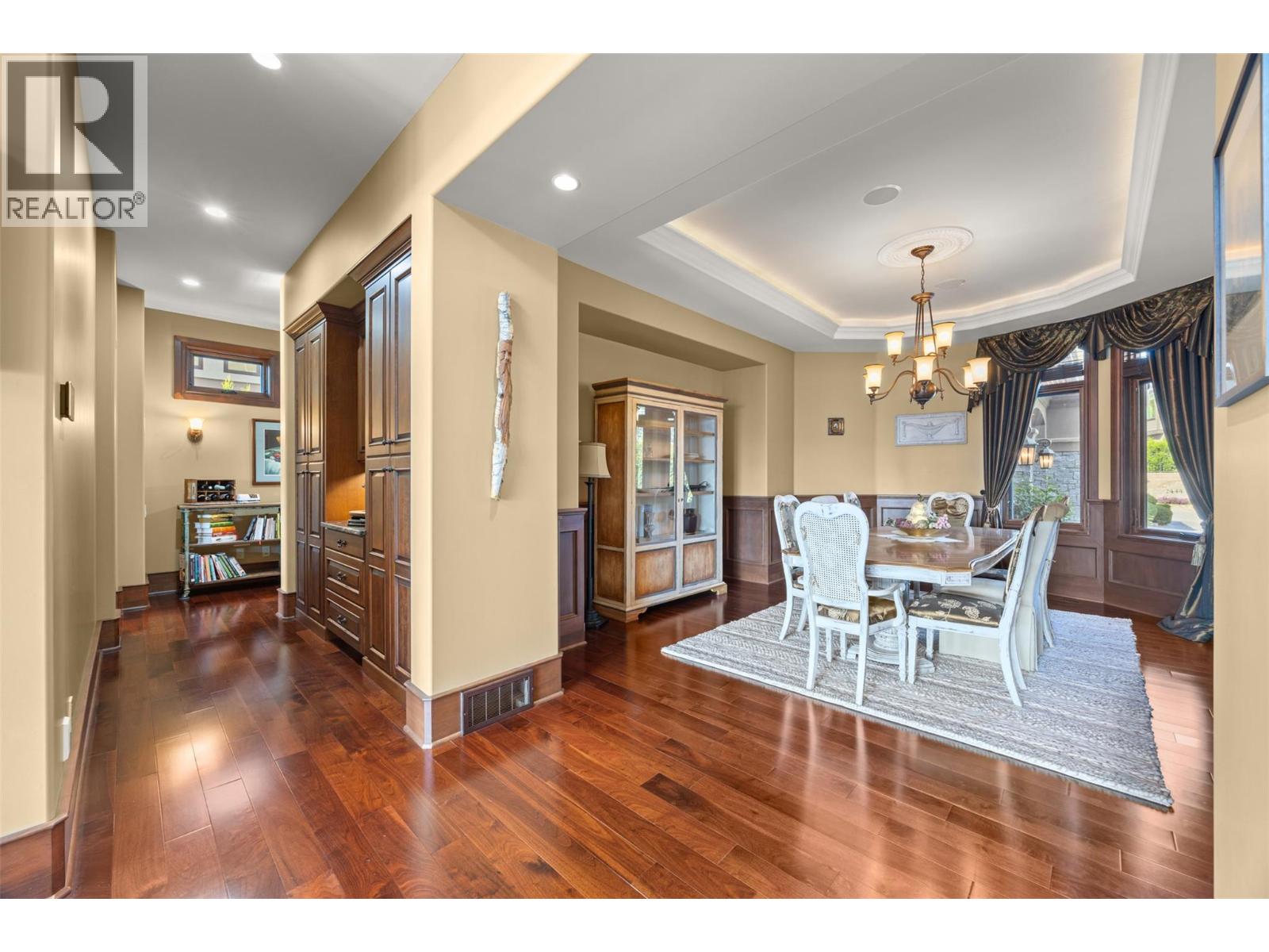 2449 Selkirk Drive